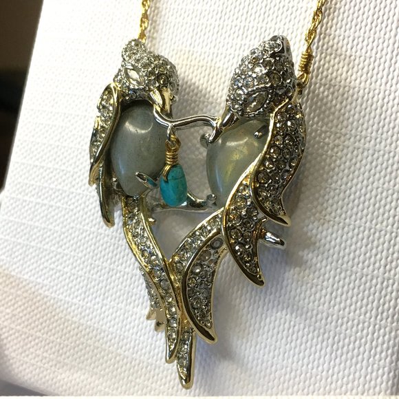 𝐀𝐋𝐄𝐗𝐈𝐒 𝐁𝐈𝐓𝐓𝐀𝐑 Labradorite & Crystal Love Birds Pendant Necklace - Picture 5 of 11